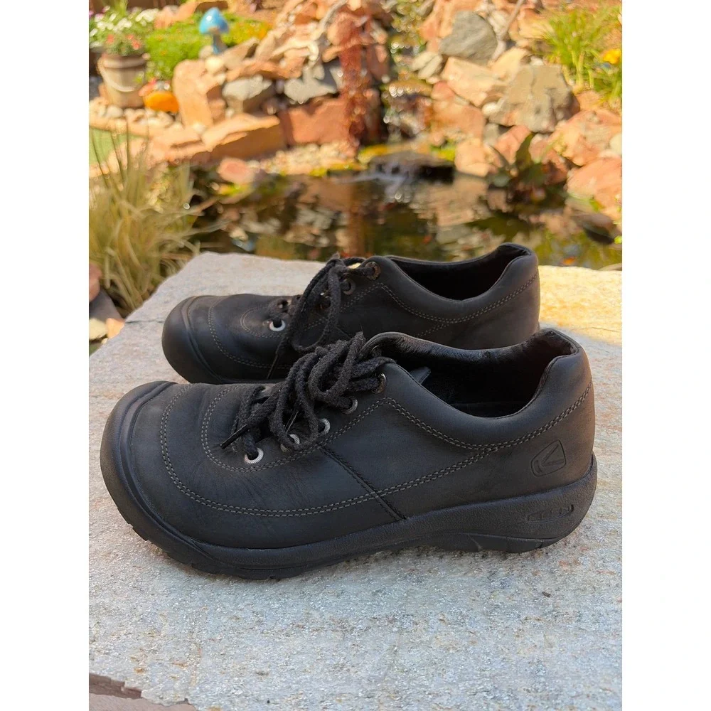 KEEN Presidio Mens Black Leather Walking Shoes Low Top Oxfords Size 9 0507